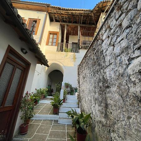 Maro'S Guesthouse Μπεράτ Εξωτερικό φωτογραφία