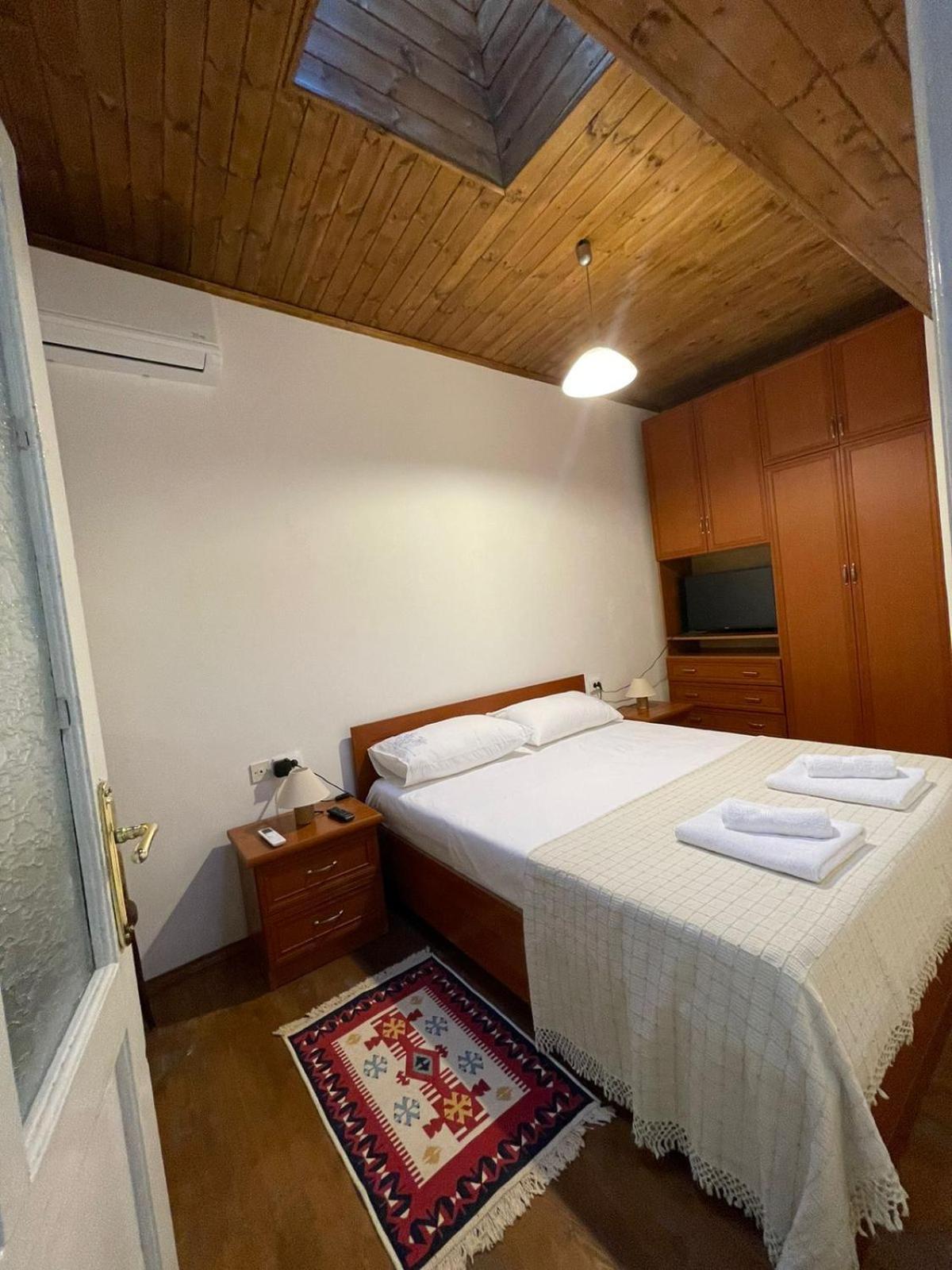 Maro'S Guesthouse Μπεράτ Εξωτερικό φωτογραφία
